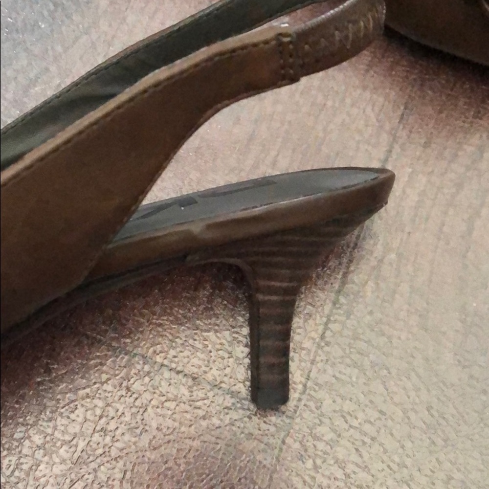 Heels - Picture 3 of 4
